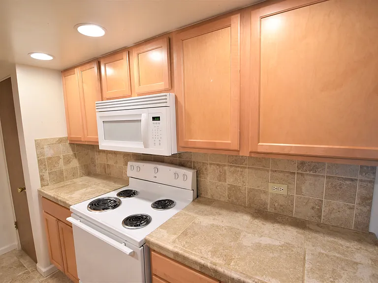 4440 Laguna Pl - Meadows Apartments — Photo 44