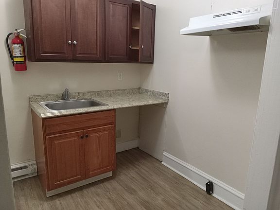 3rd image of 52 N Pearl St APT 3