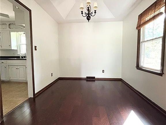 5th image of 207 SE Claremont St