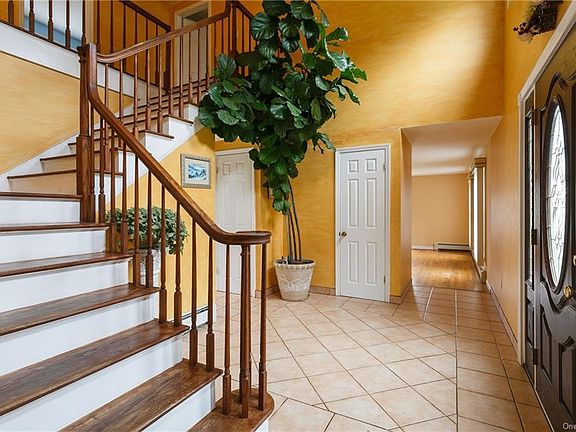 3rd image of 21 Blossom Ln