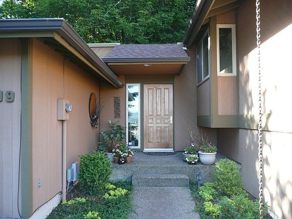 3rd image of 13809 120th St E