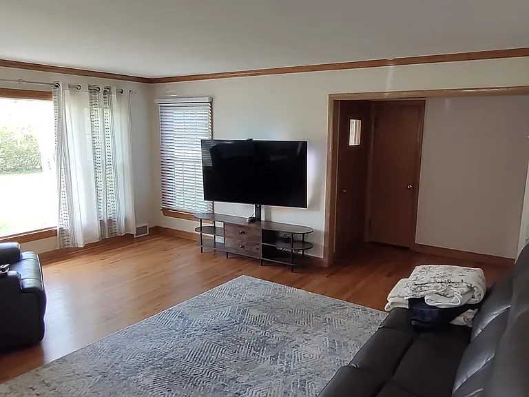 17565 W Wisconsin Ave — Photo 11