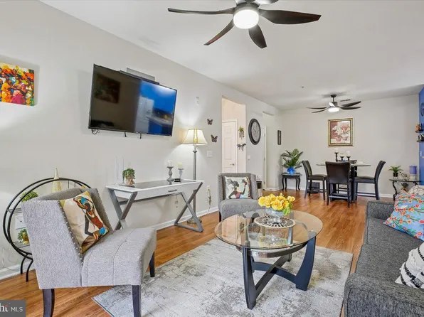 1321 Karen Blvd APT 301, Capitol Heights, MD 20743