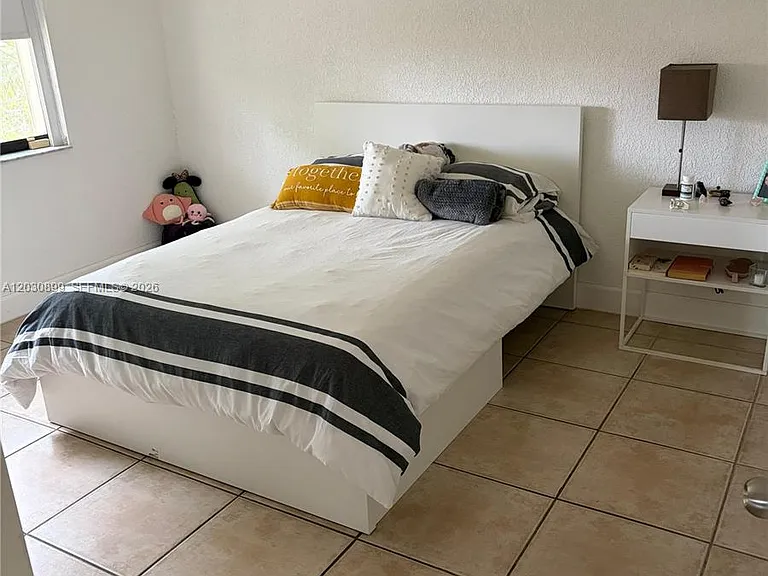 16184 Laurel Dr #204 — Photo 39