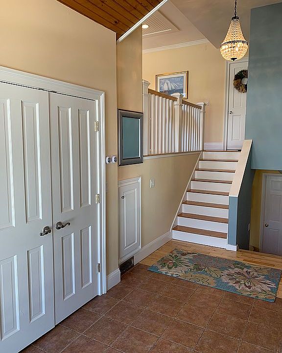 Front door mudroom entrance
