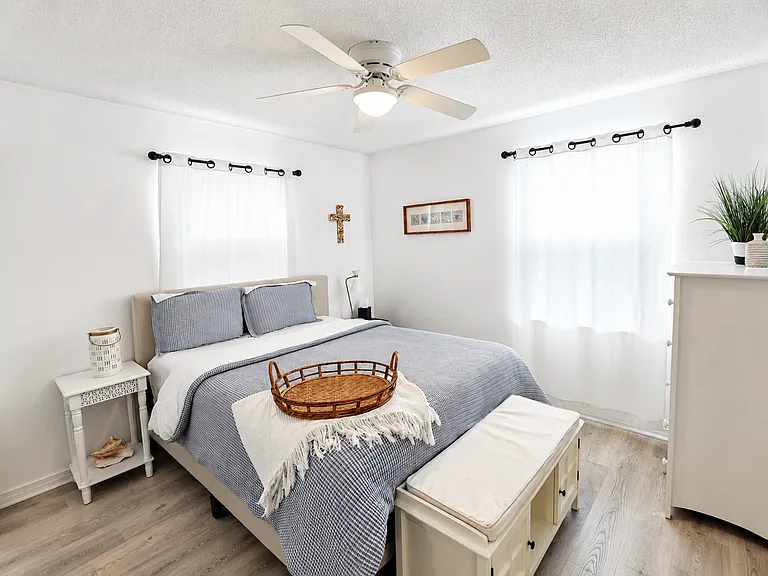 4008 Breezy Hill Ln — Photo 5