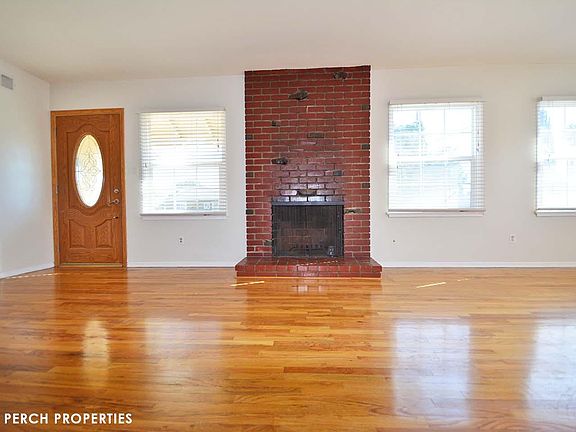 5th image of 10925 Lemay St