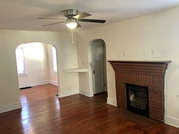 3rd image of 1425 Sevier Terrace Dr