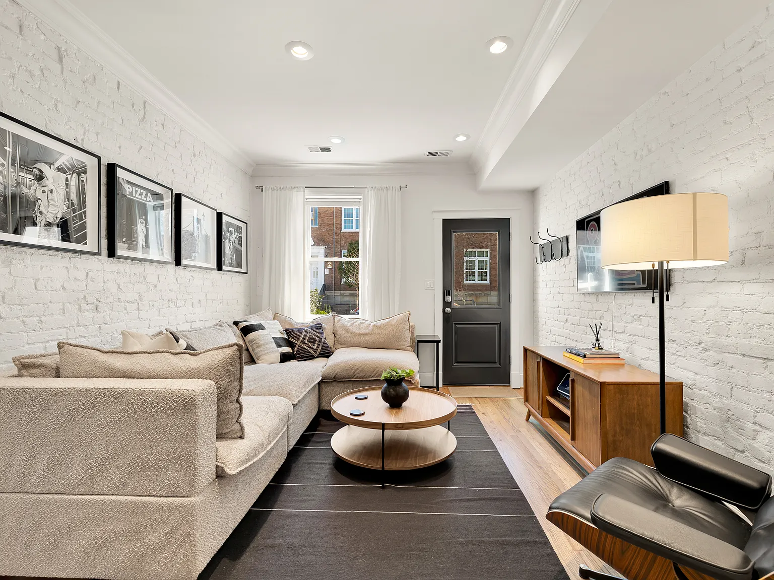 2 bed, 1127 sqft, $4,495 — Photo 3