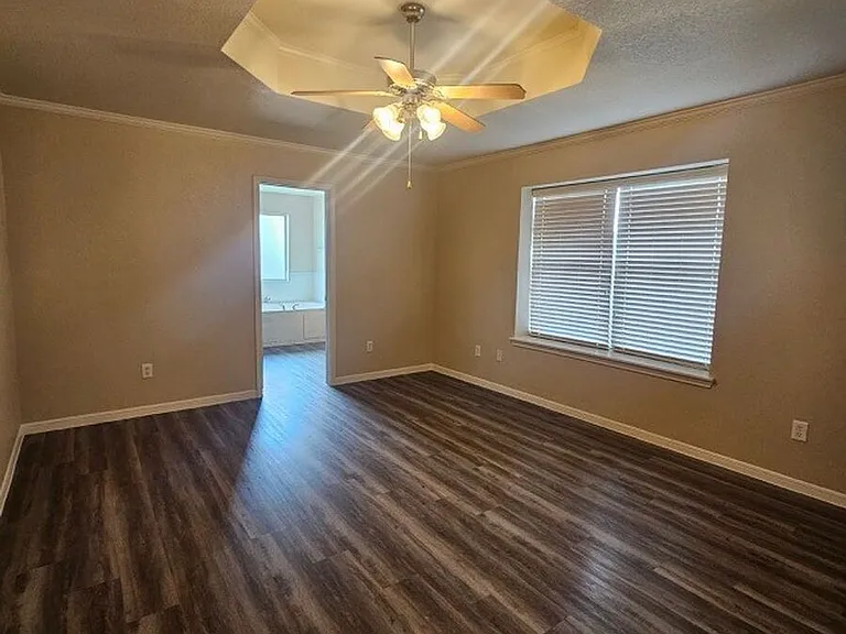 4410 Hank Dr — Photo 9