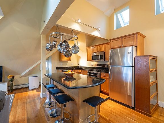 4th image of 254 Lafayette St Unit 3F