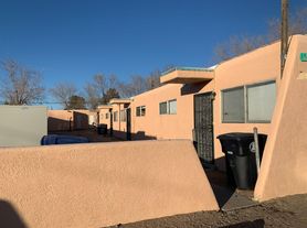 Two Bedroom Units with a Private Backyard, 2 beds 1.0 baths (750 sqft)