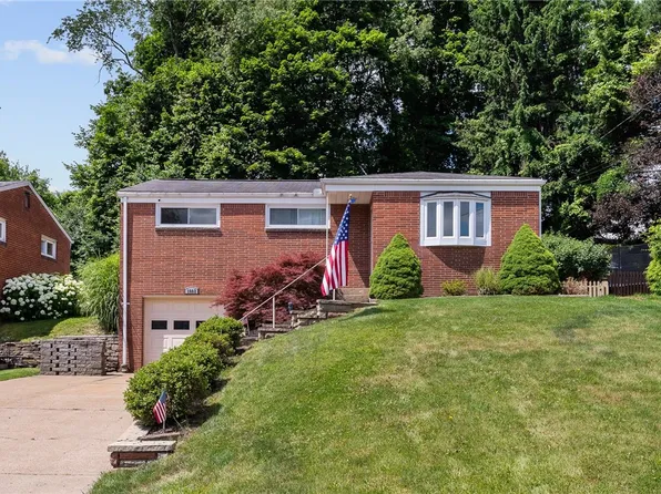 5002 Leona Dr, Pittsburgh, PA 15227