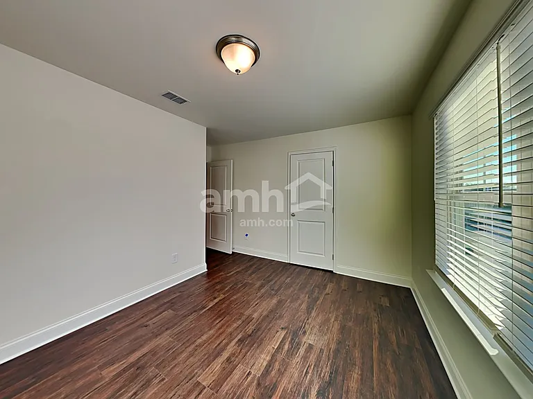532 Summit View Ln — Photo 16