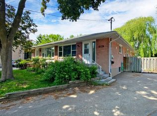 16 Dunboyne Ct, Toronto, ON M2R 2B7