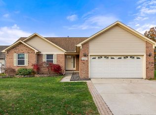 54673 Beacon Cove Cir, New Baltimore, MI 48047