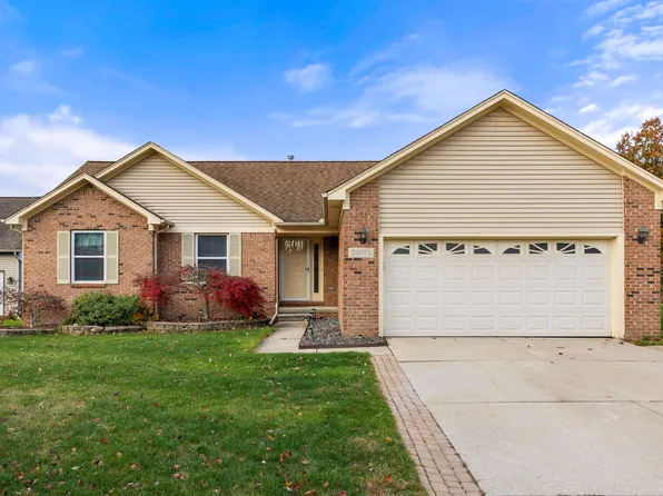 54673 Beacon Cove Cir, New Baltimore, MI 48047