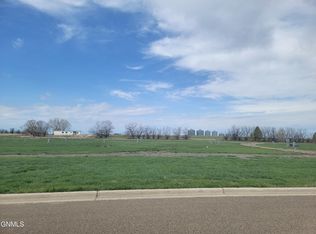 303 Hickman St, Grenora, ND 58845