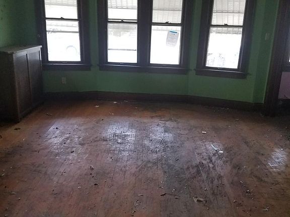 4th image of 2524 N 40th St