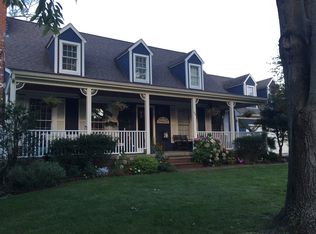 46 Sefton Dr, Bristol, RI 02809