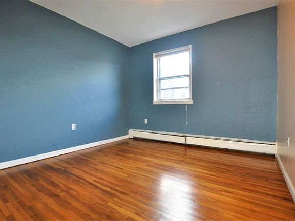 5th image of 4562 Bell Blvd #1