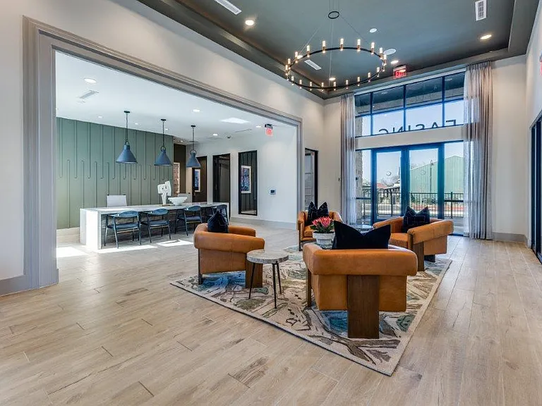 Aura High Pointe — Photo 21