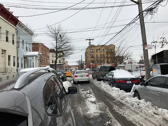 Exterior Neighborhood (street photo)