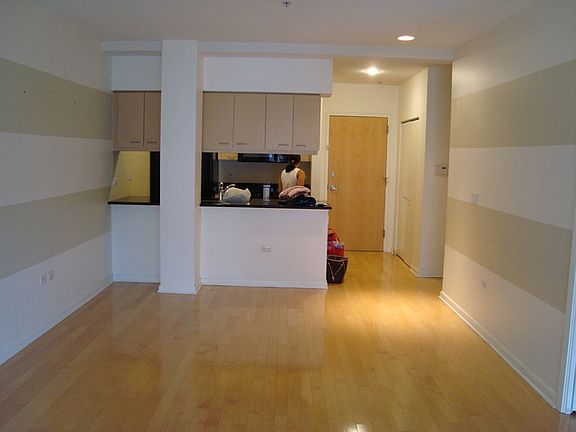 2nd image of 1236 Chicago Ave APT 501