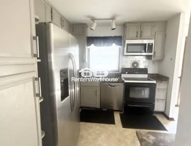 2263 Misthaven Ln — Photo 3