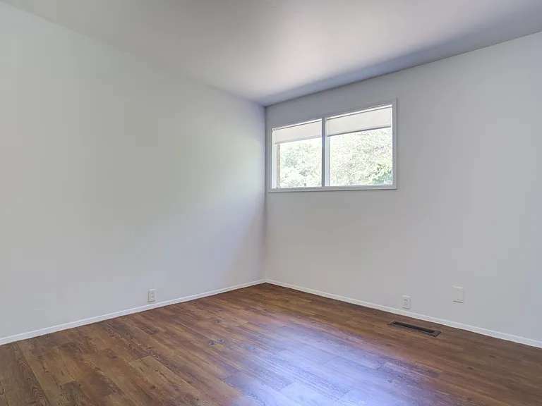 2513 47th St — Photo 25