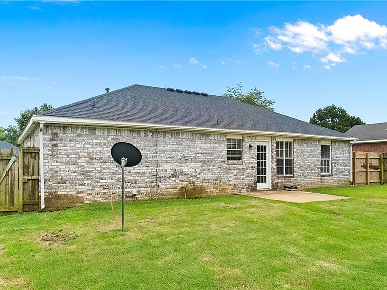 730 Patty Ln — Photo 11
