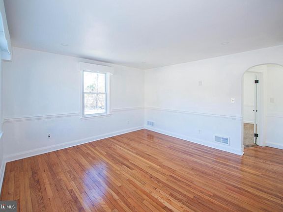 4th image of 10909 Philadelphia Rd