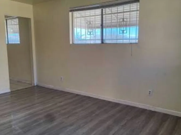 820 Ortiz Dr SE #A — Photo 9