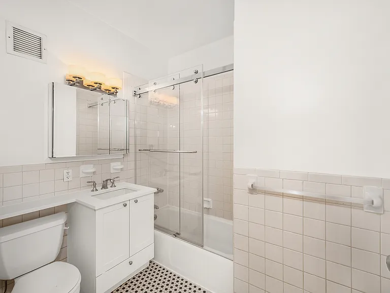 121 Madison Ave #11C — Photo 7