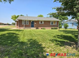 705 E Long St, Dighton, KS 67839