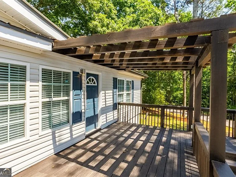 6140 Jones Rd — Photo 2