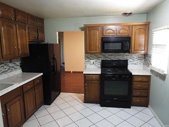 4th image of 7619 Kingsway Dr