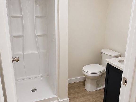 2nd image of 1222 Mammoth Rd #3