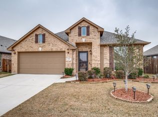 1121 Broken Wheel Trl, Aubrey, TX 76227