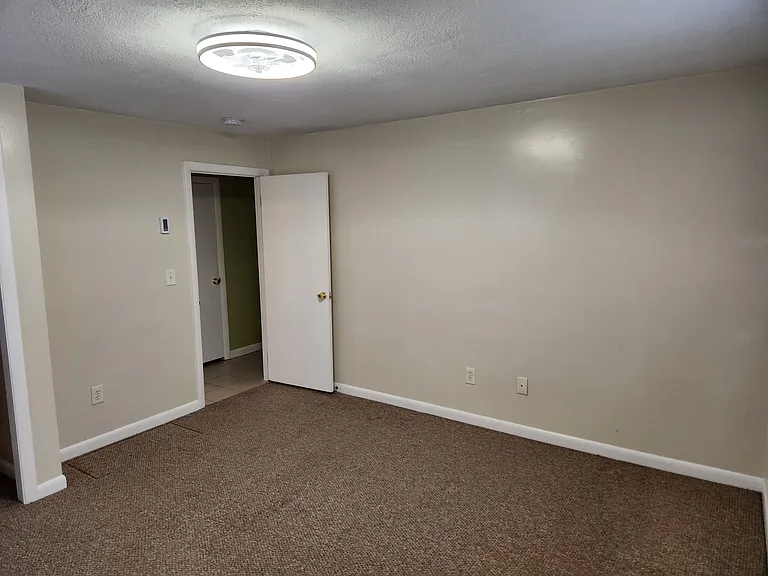 625 Cottage St #625 — Photo 8