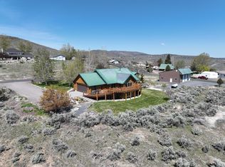 68798 Loop Dr, Hines, OR 97738