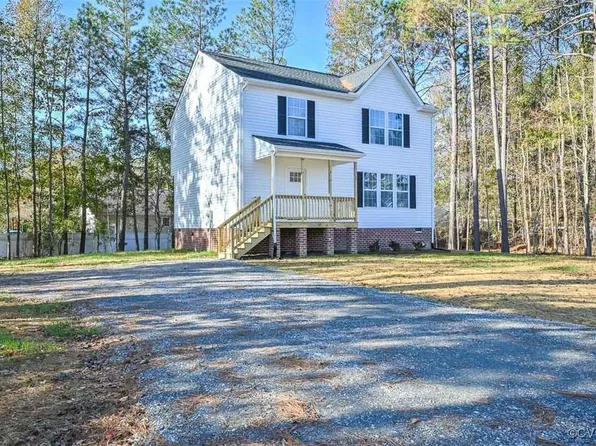 727 Lake Caroline Dr, Ruther Glen, VA 22546