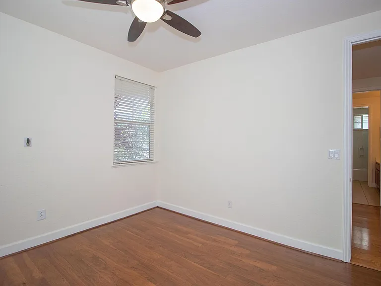 6239 Newhaven Ln — Photo 48