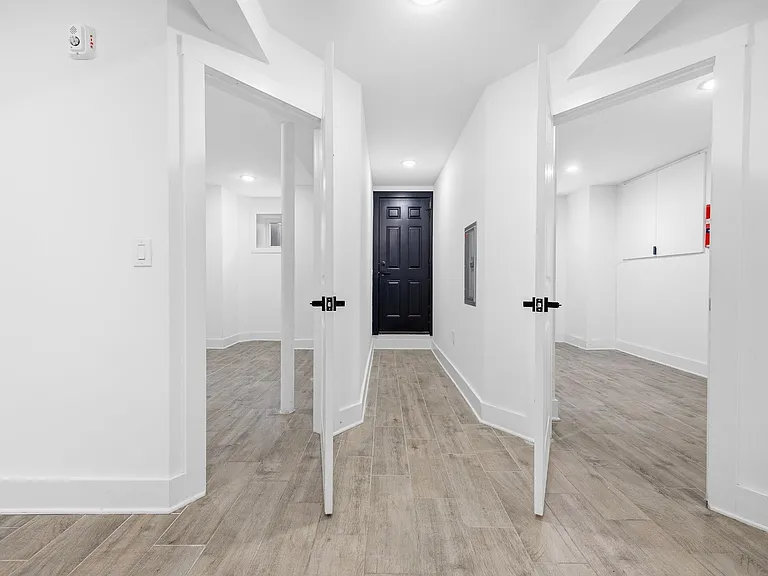 234 Webster Ave #1R — Photo 16