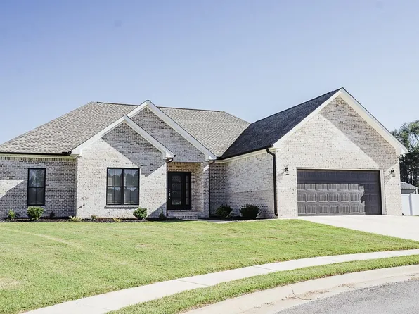 665 Ayden Mannon St, Rogersville, AL 35652