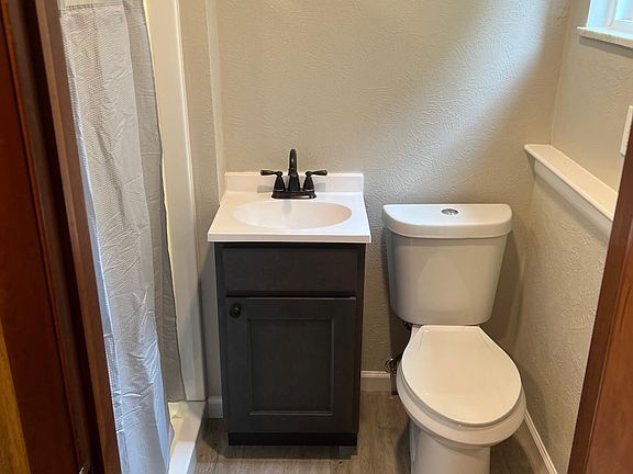 4th image of 5565 Silverdale Dr