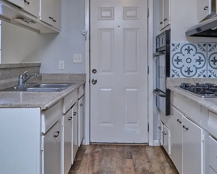 110-122 San Angelo Blvd #118 — Photo 17