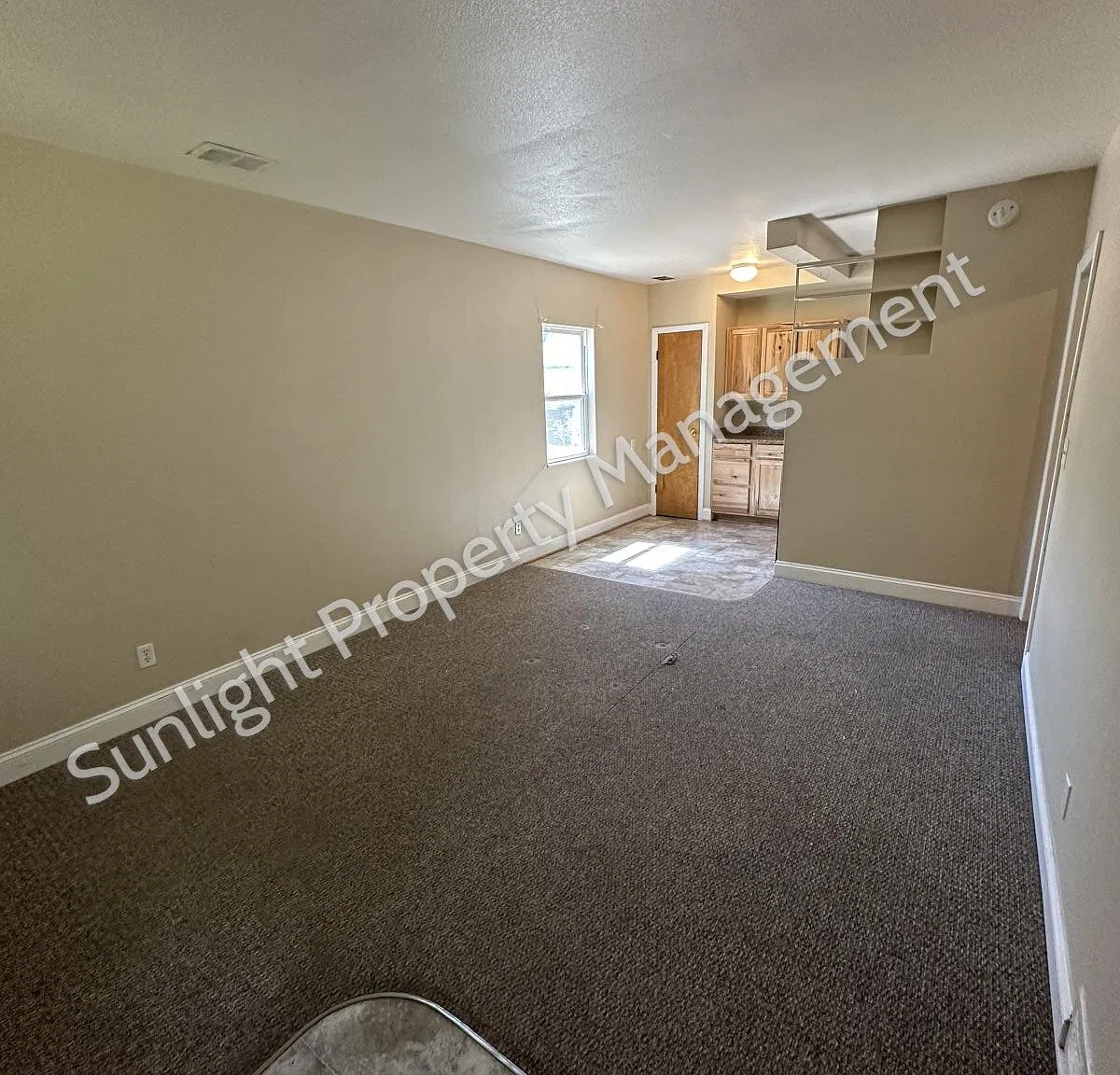 1 bed, 1.0 bath, 500 sqft, $895 — Photo 1