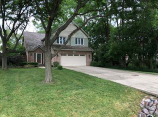 8304 Millbrook Dr, Downers Grove, IL 60516