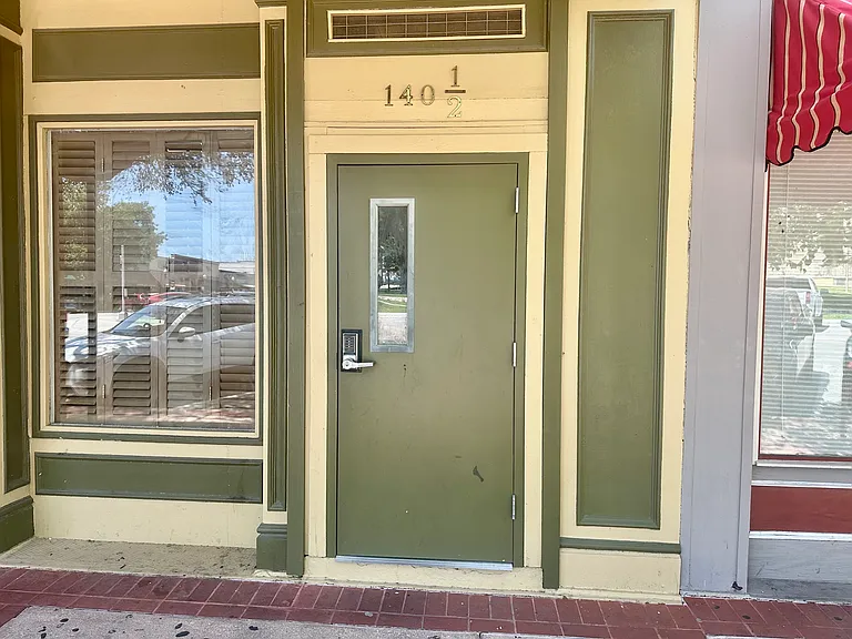140 1/2 E San Antonio St #5 — Photo 12